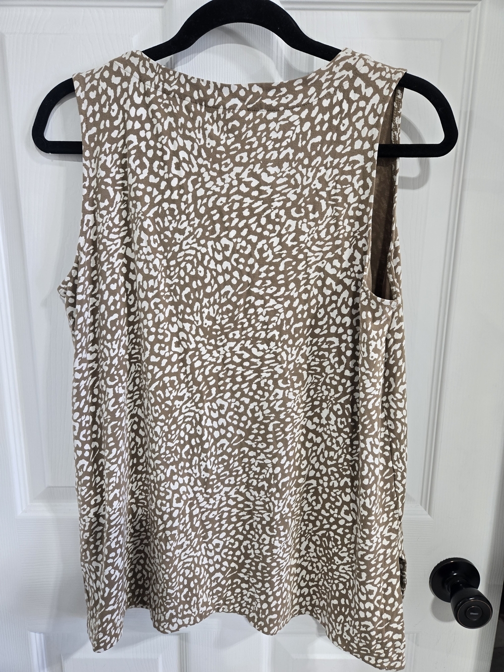 J. Jill Beige and White V-Neck Printed Tank - Picture 3 of 4